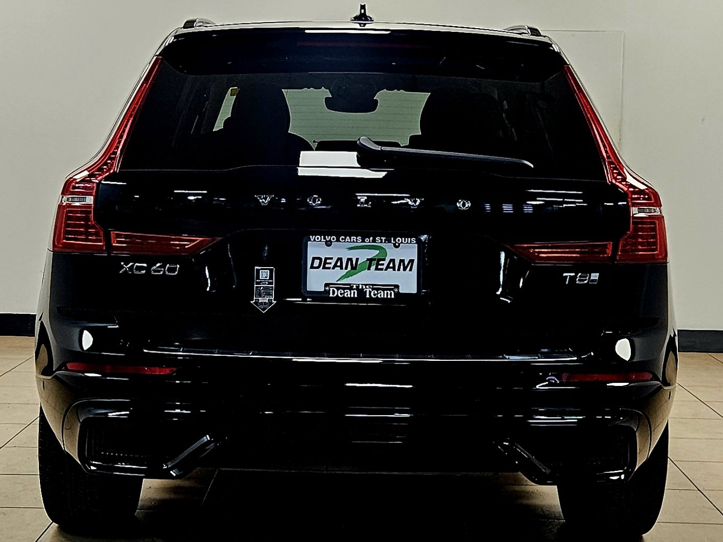 Used 2025 Volvo XC60 T8 Ultra w/ Protection Package Premier image 7