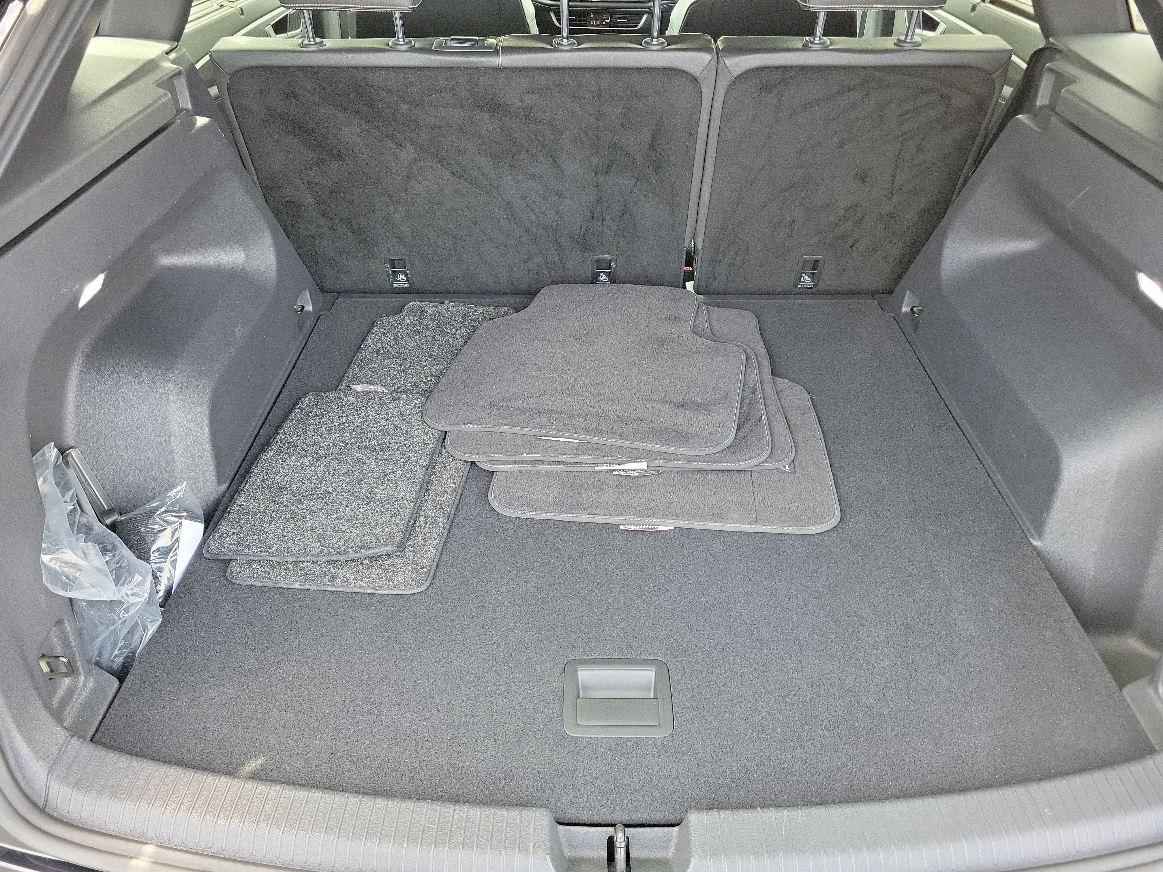 Used 2024 Volkswagen Atlas Cross Sport SE image 7