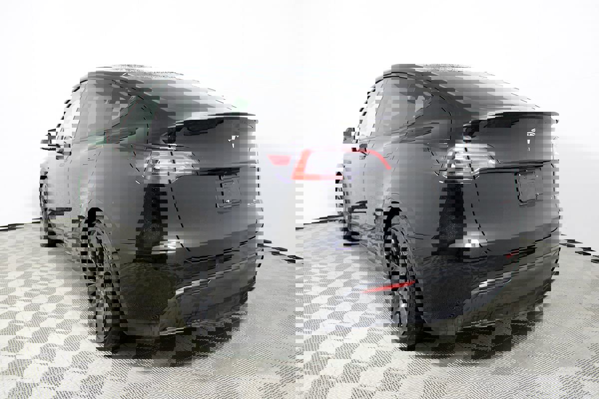 Used 2022 Tesla Model Y Performance image 32
