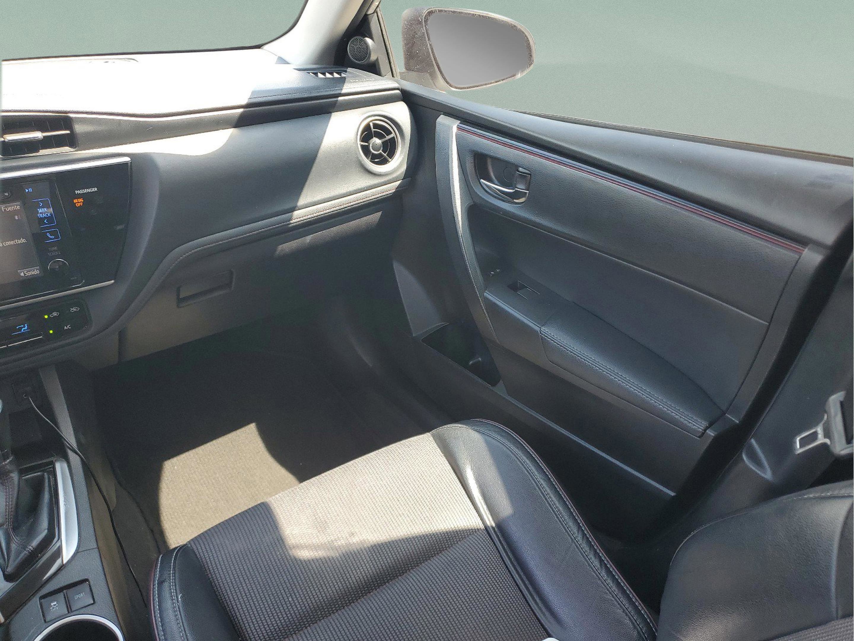 Used 2017 Toyota Corolla SE 50th Anniversary FWD image 11