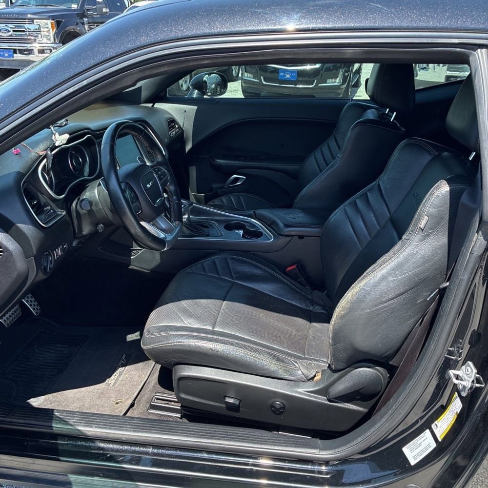 Used 2015 Dodge Challenger SRT RWD image 5