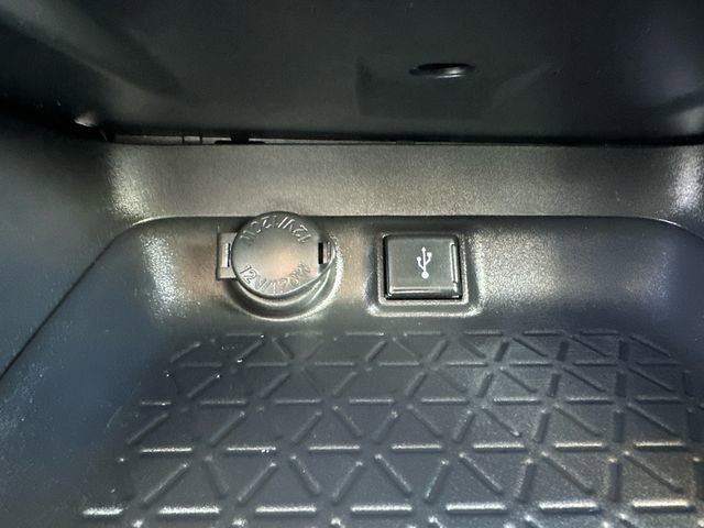 Used 2022 Toyota RAV4 LE image 40