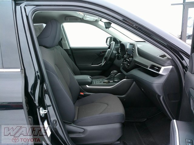 Certified 2022 Toyota Highlander LE image 30