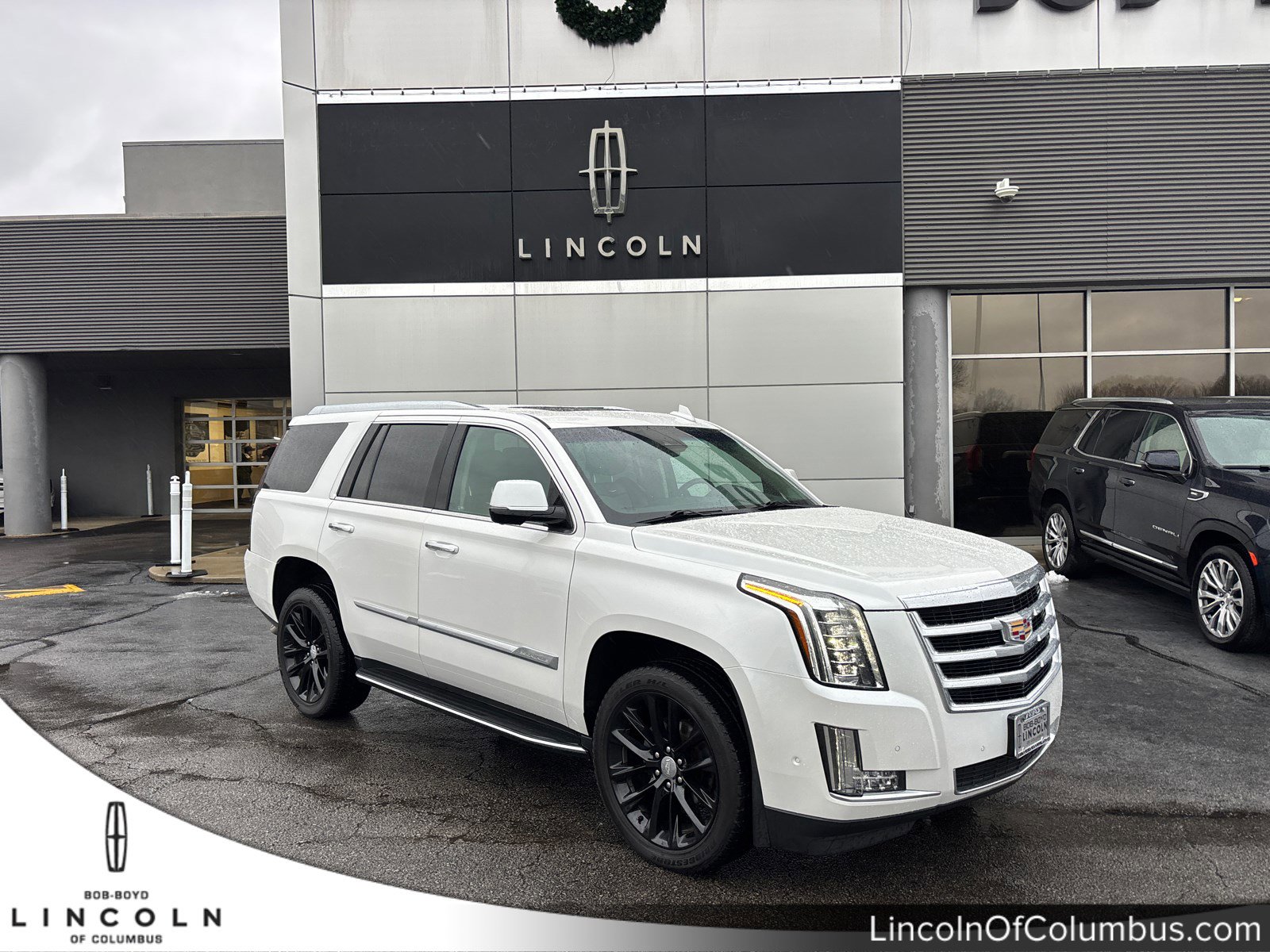 Used 2018 Cadillac Escalade Luxury image 1