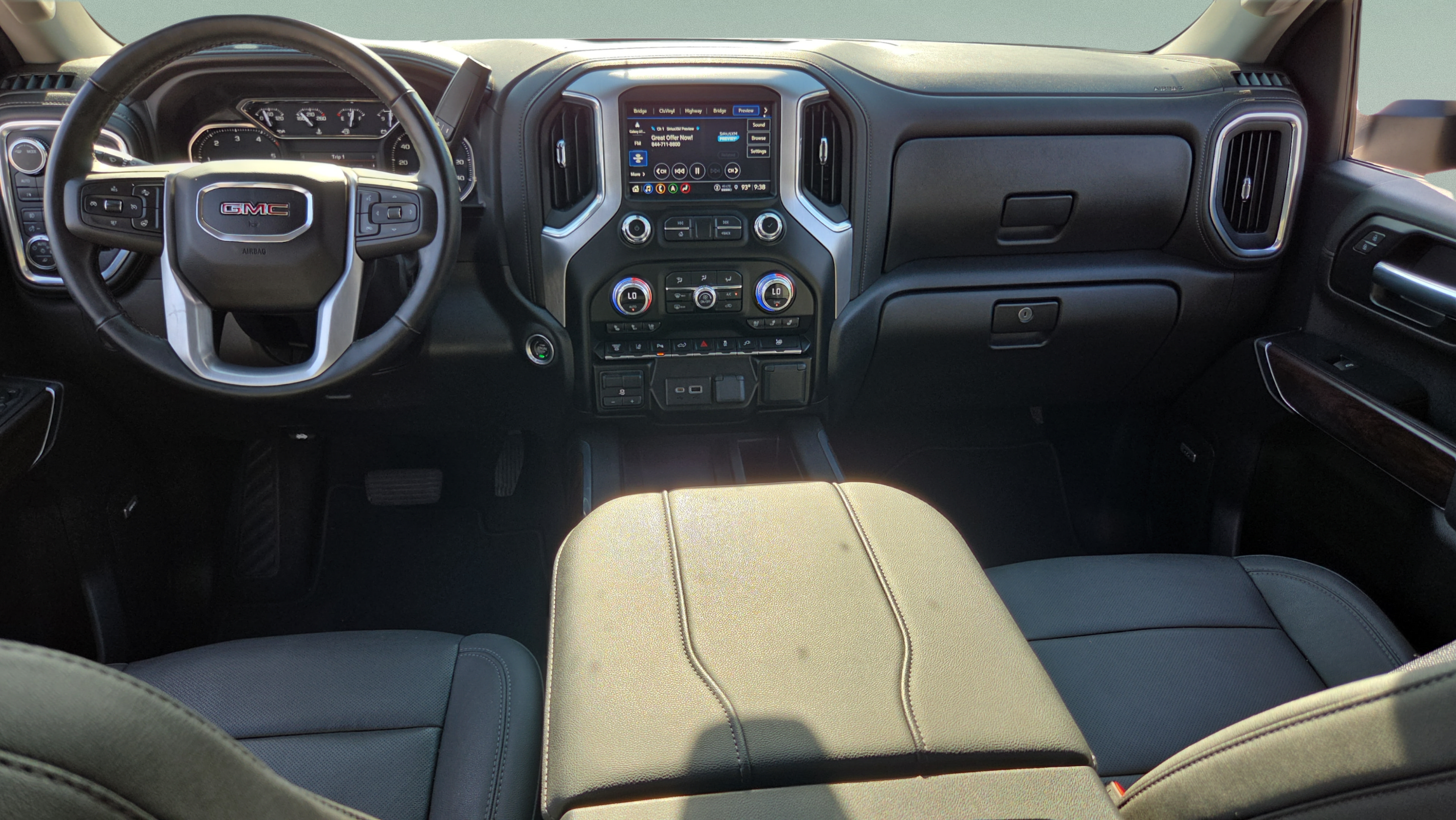Used 2023 GMC Sierra 3500 SLT w/ SLT Premium Package AWD/4WD image 8