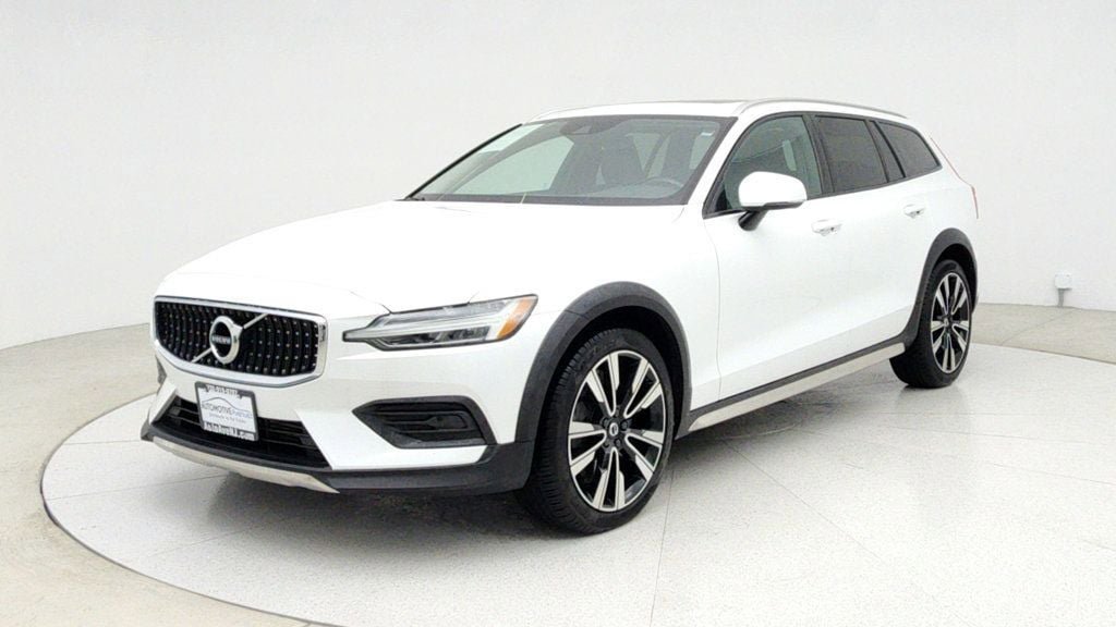 Used 2020 Volvo V60 T5 Cross Country w/ Protection Package Premier AWD/4WD image 1