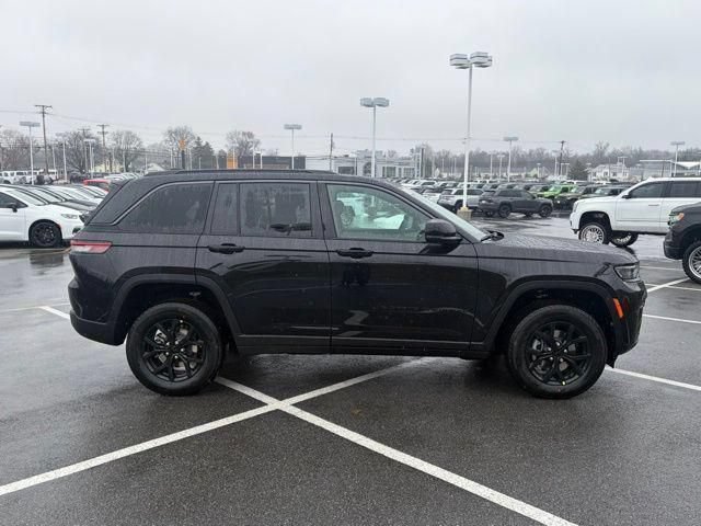 New 2026 Jeep Grand Cherokee Altitude AWD/4WD image 9