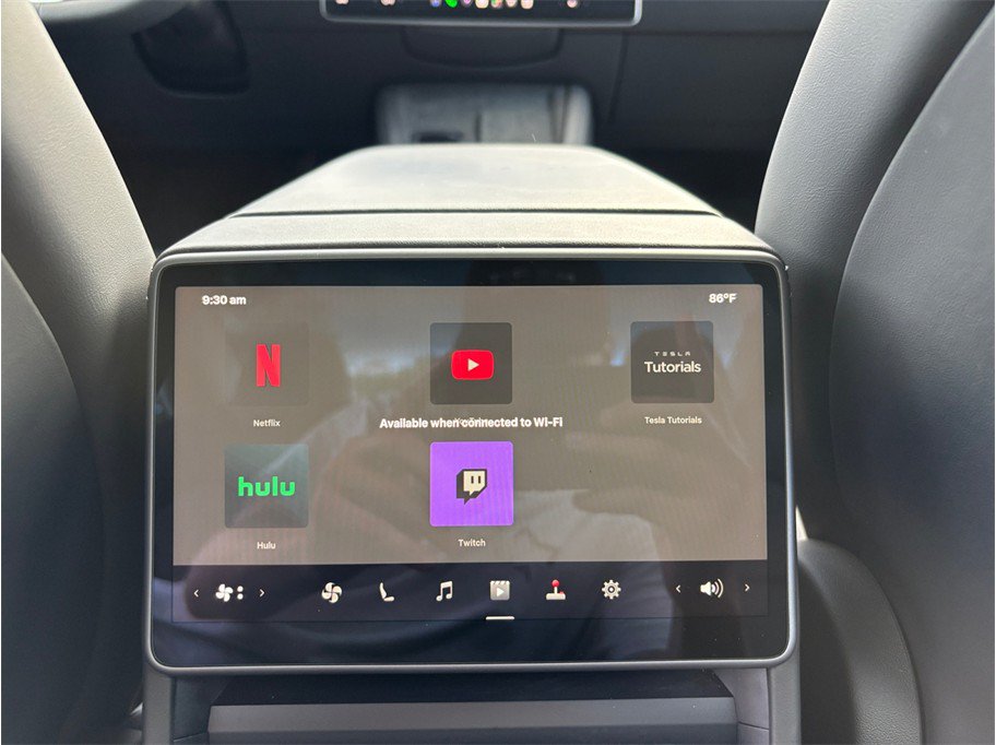 Used 2024 Tesla Model 3 Standard Range RWD image 38