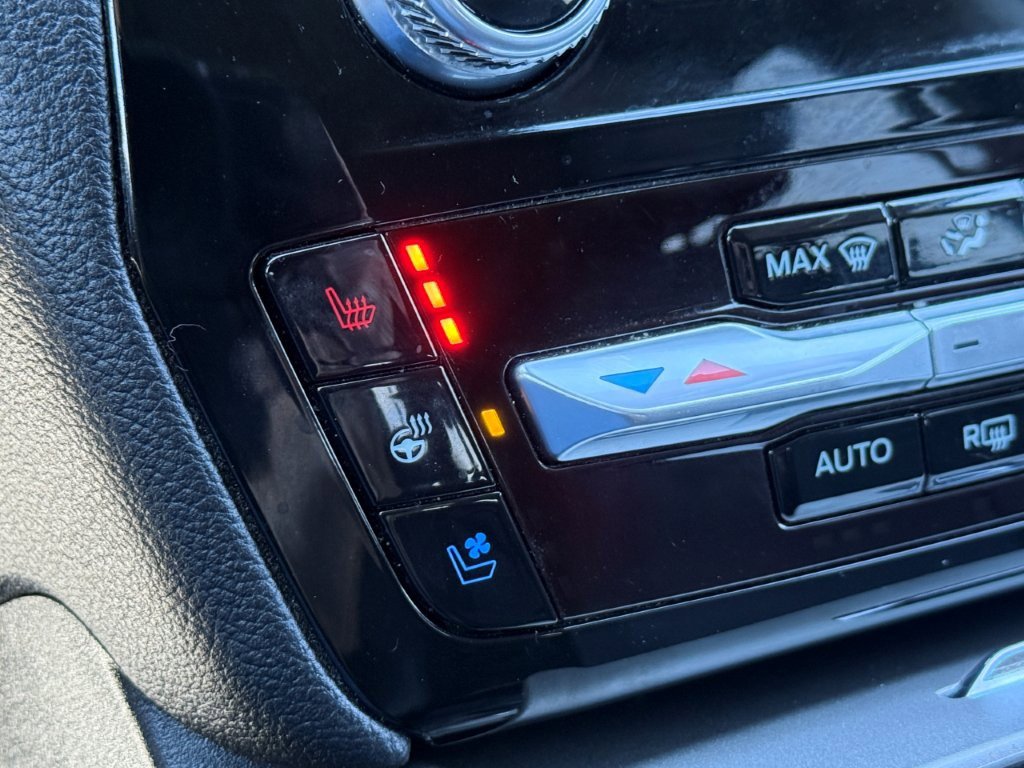 Certified 2023 Ford Explorer Limited AWD/4WD image 37