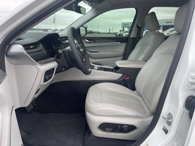 Used 2023 Jeep Grand Cherokee Overland AWD/4WD image 21