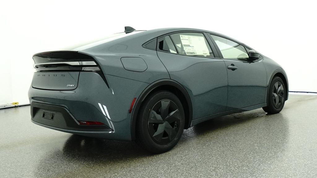 New 2027 Toyota Prius Plug-In Hybrid FWD image 17