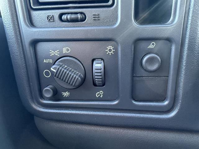 Used 2004 Chevrolet Silverado 3500 2WD Regular Cab image 24