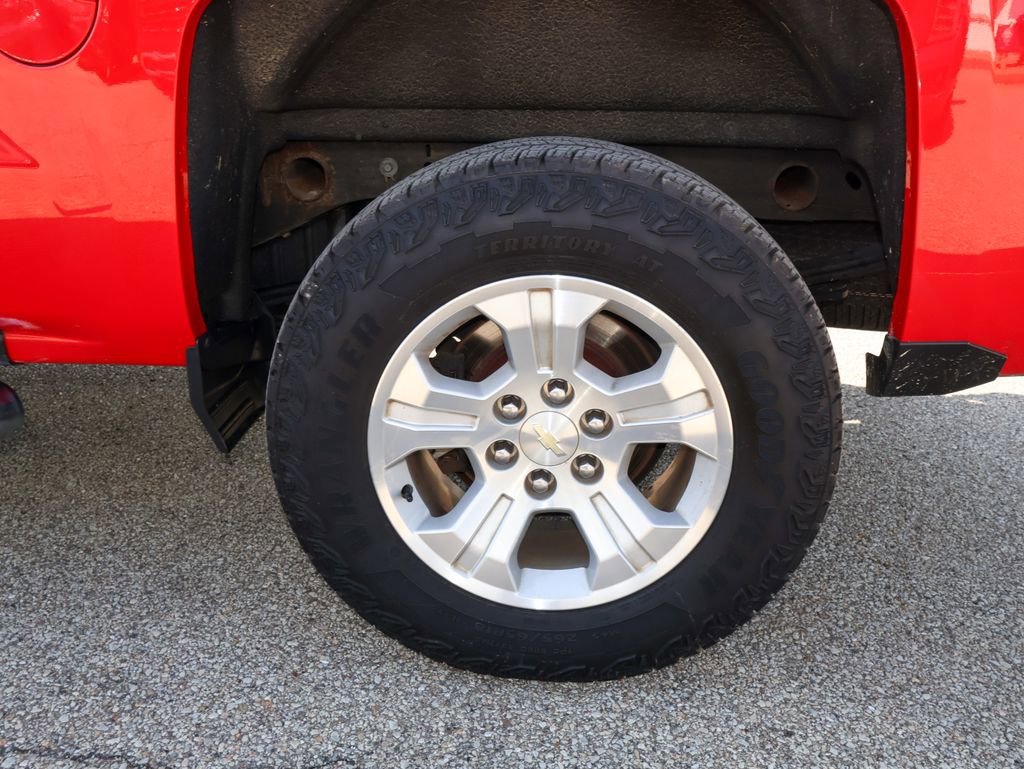 Used 2018 Chevrolet Silverado 1500 LT w/ All Star Edition AWD/4WD image 29