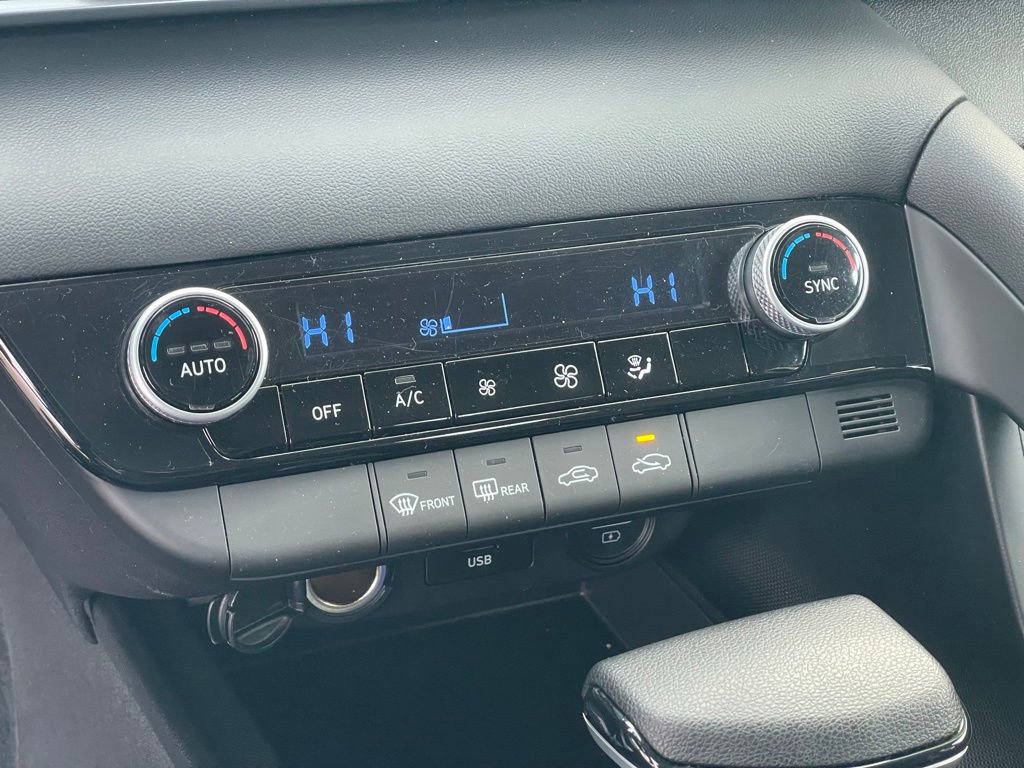 Used 2023 Hyundai Elantra SEL image 22