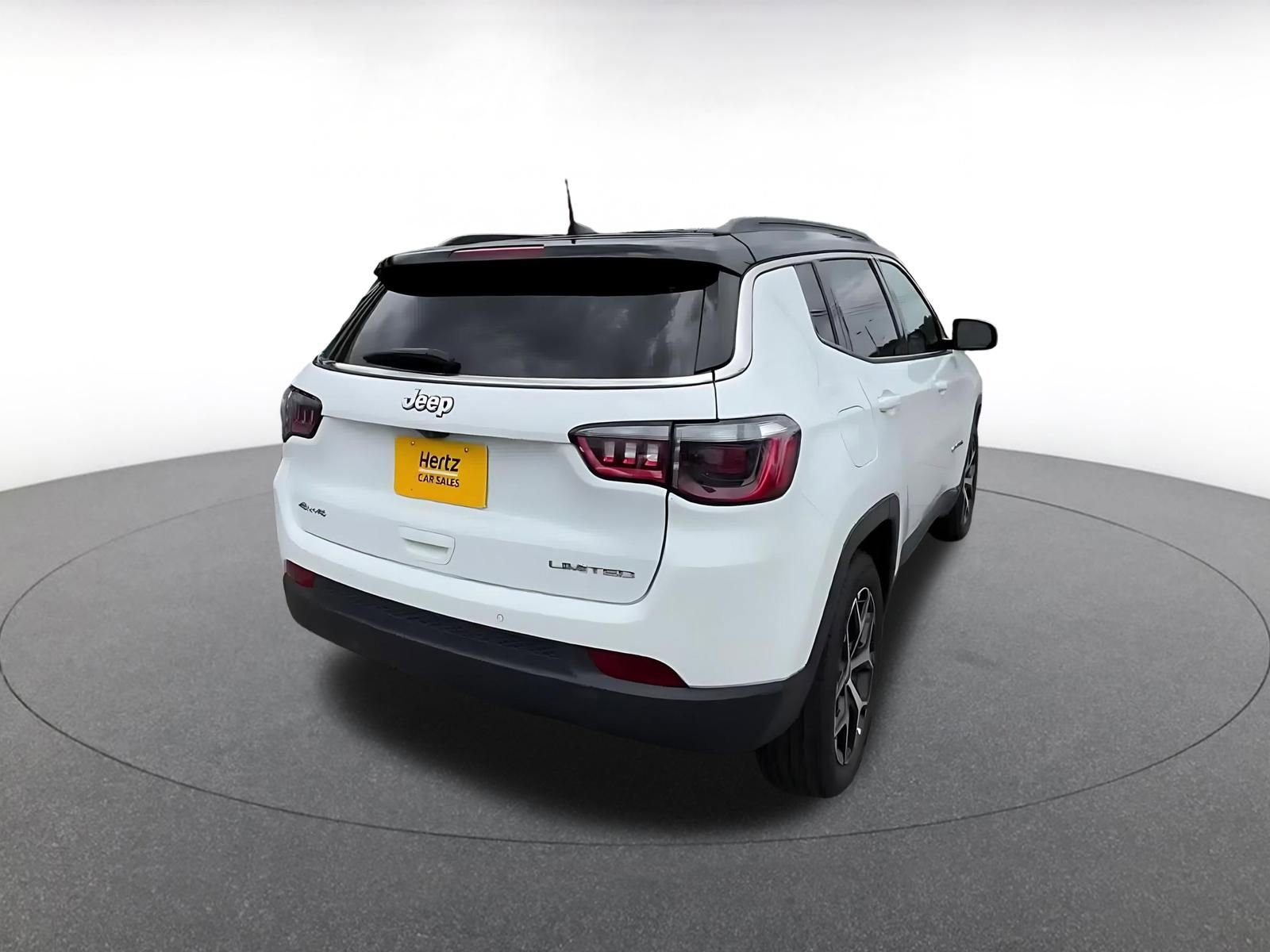 Used 2025 Jeep Compass Limited AWD/4WD image 15