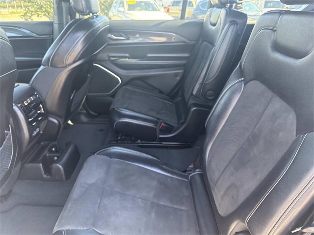 Used 2022 Jeep Grand Cherokee L Altitude image 13