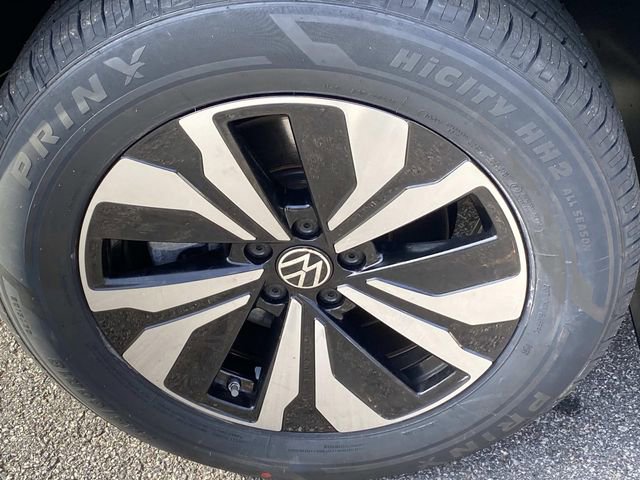 Used 2024 Volkswagen Atlas SE image 26