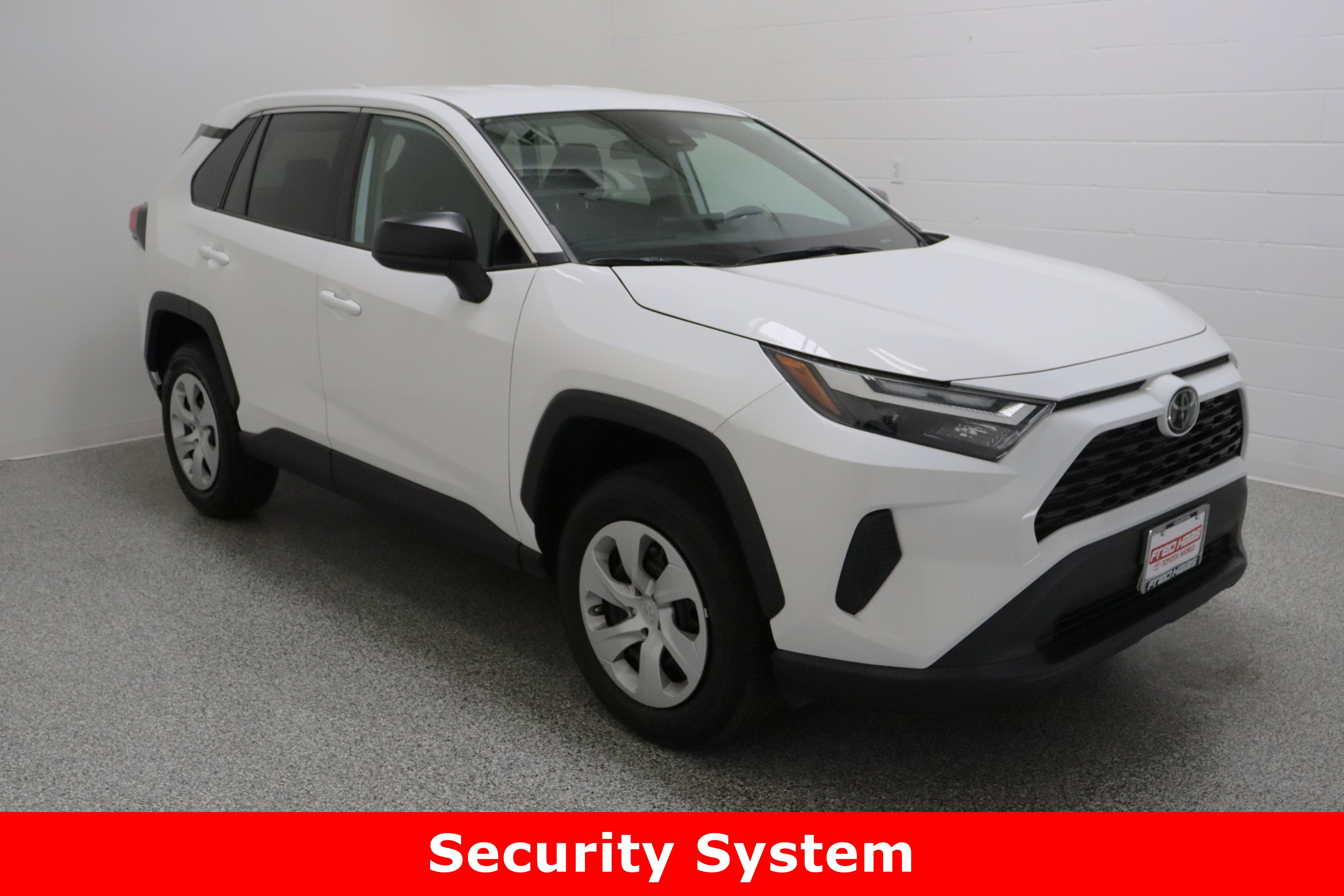 Used 2024 Toyota RAV4 LE image 4