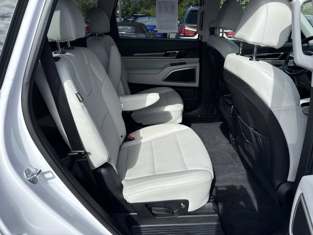 Used 2024 Kia Telluride S w/ S Sunroof Package AWD/4WD image 11