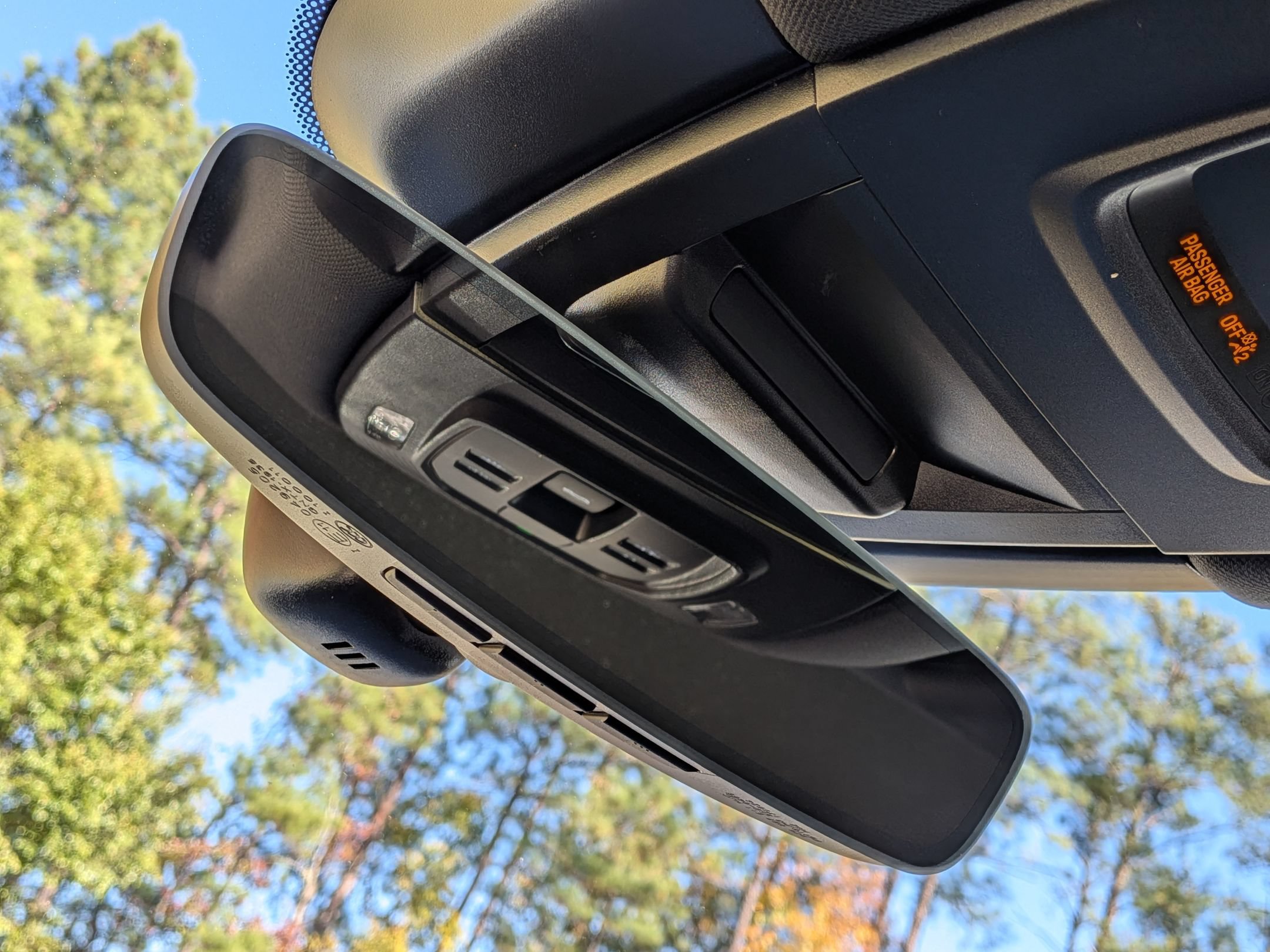 Certified 2025 Porsche Cayenne AWD/4WD image 28