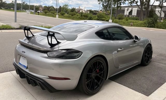 Used 2021 Porsche 718 Cayman GT4 RWD image 8