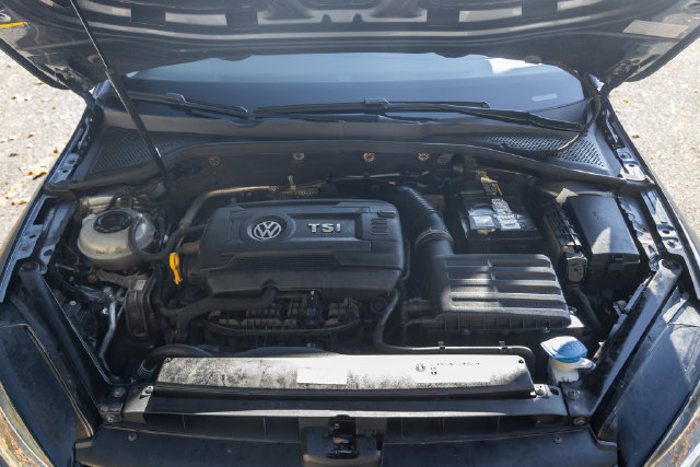 Used 2018 Volkswagen Golf S AWD/4WD image 28