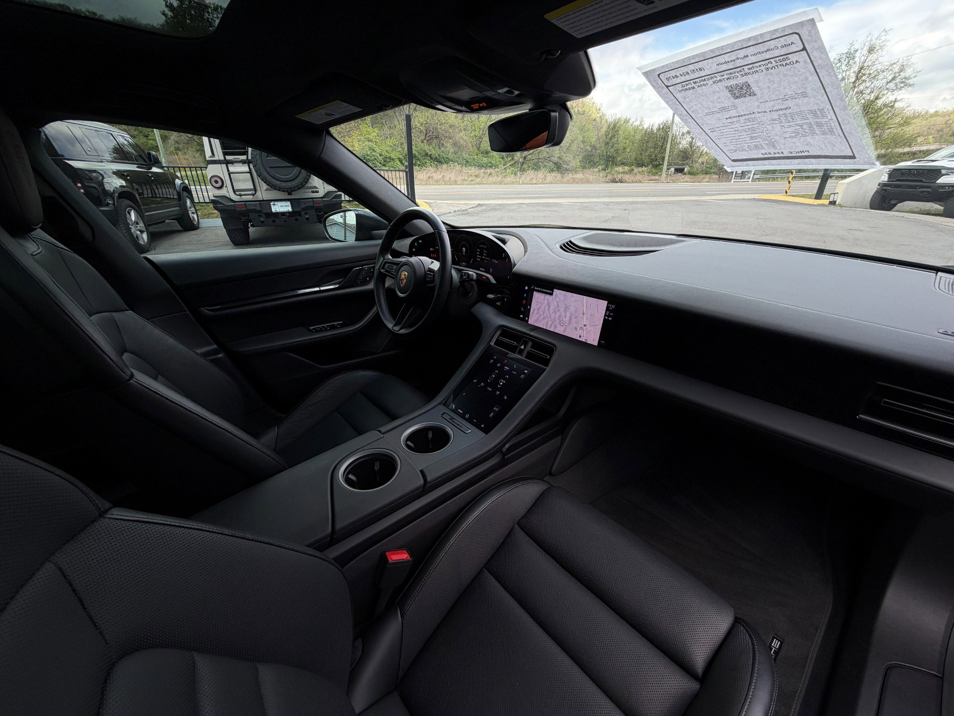 Used 2022 Porsche Taycan image 15