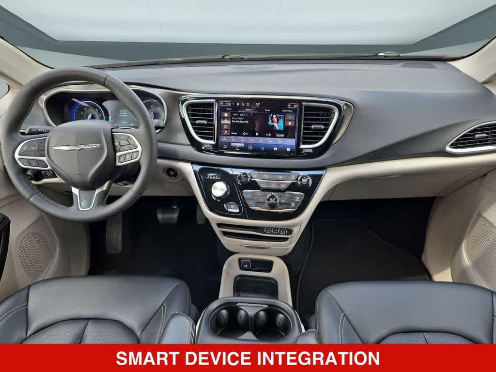 Used 2024 Chrysler Pacifica Touring-L FWD image 14
