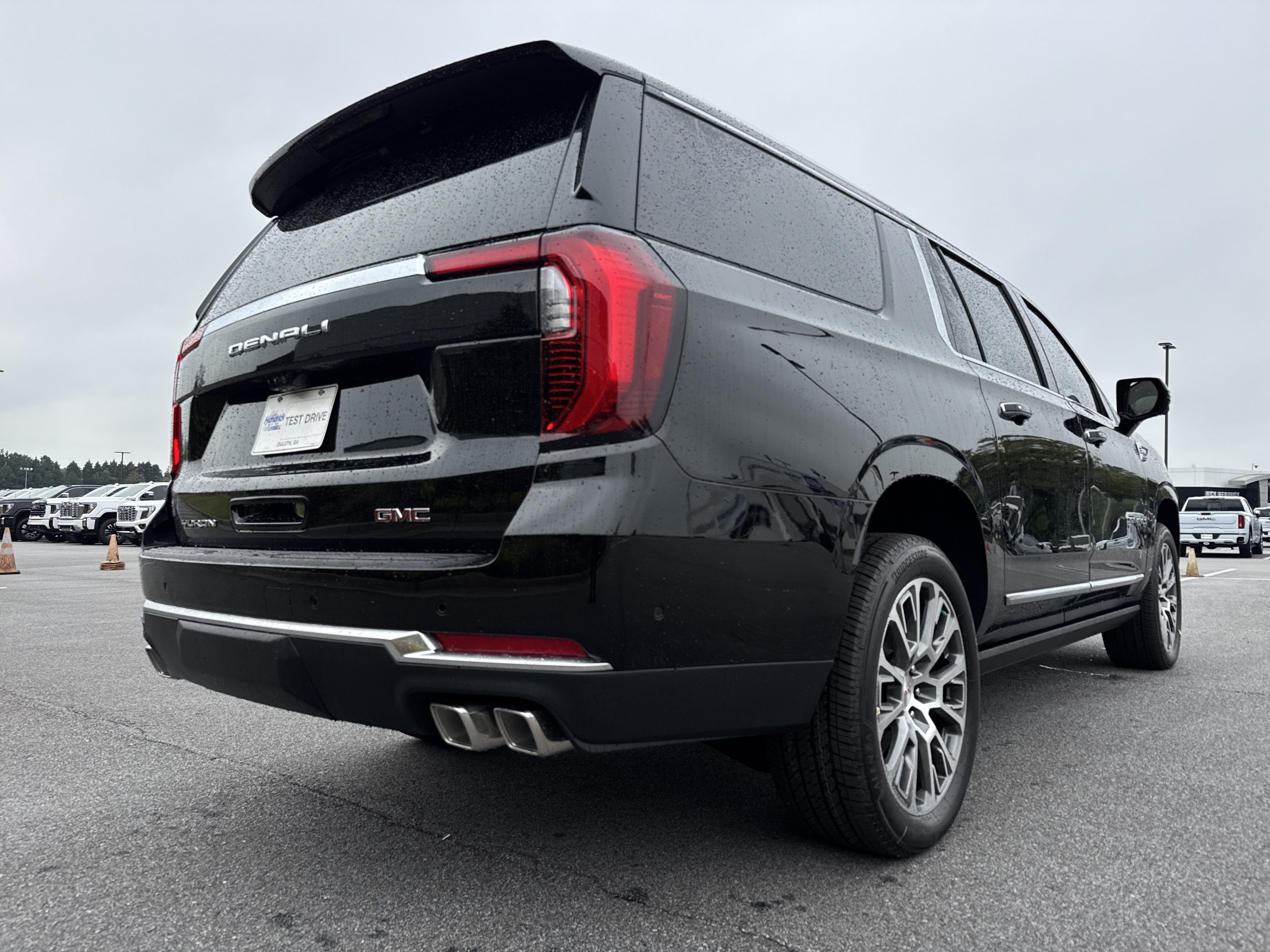 New 2026 GMC Yukon XL Denali w/ Denali Reserve Package AWD/4WD image 10