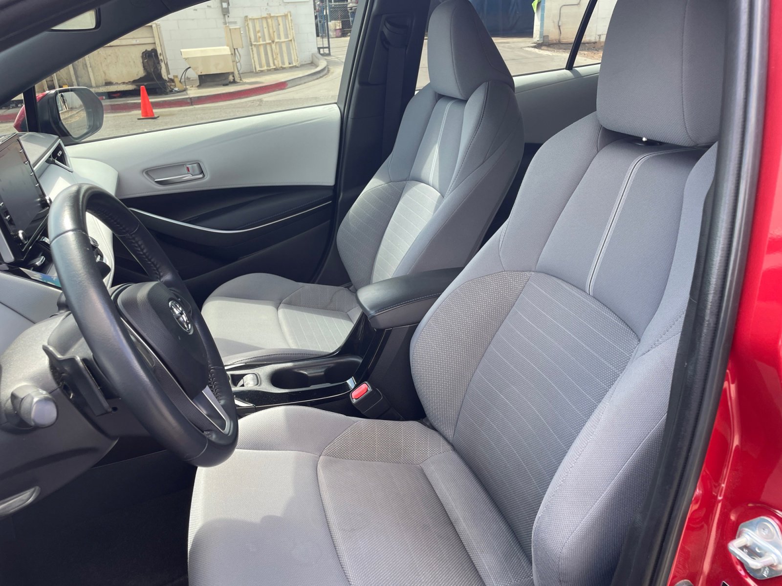 Used 2020 Toyota Corolla SE FWD image 15