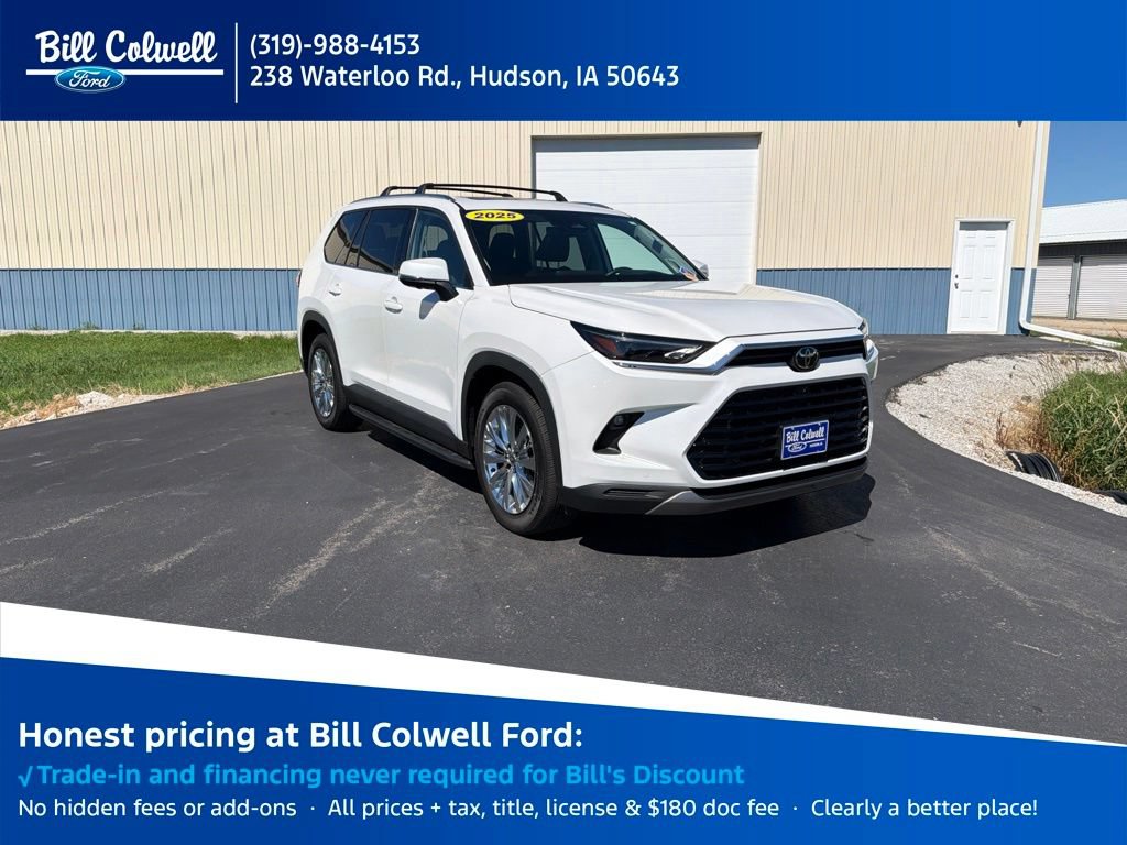 Used 2025 Toyota Grand Highlander AWD image 1