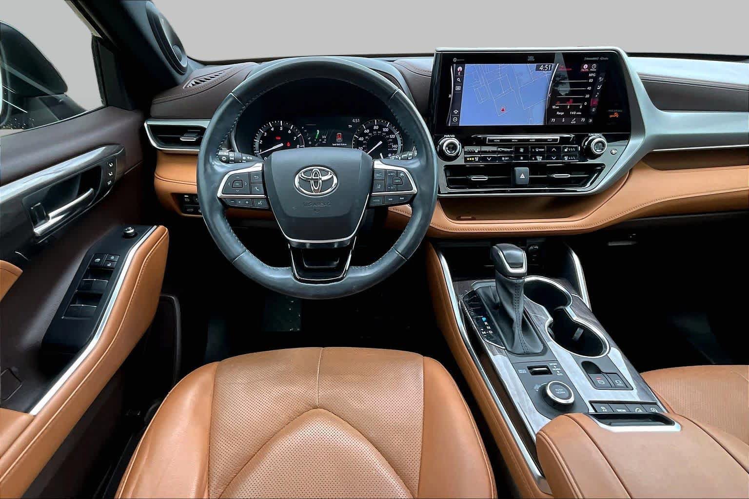 Used 2020 Toyota Highlander Platinum AWD/4WD image 6
