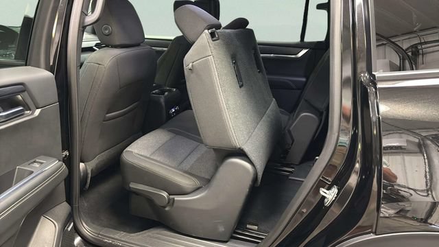 Used 2025 GMC Acadia Elevation FWD image 22