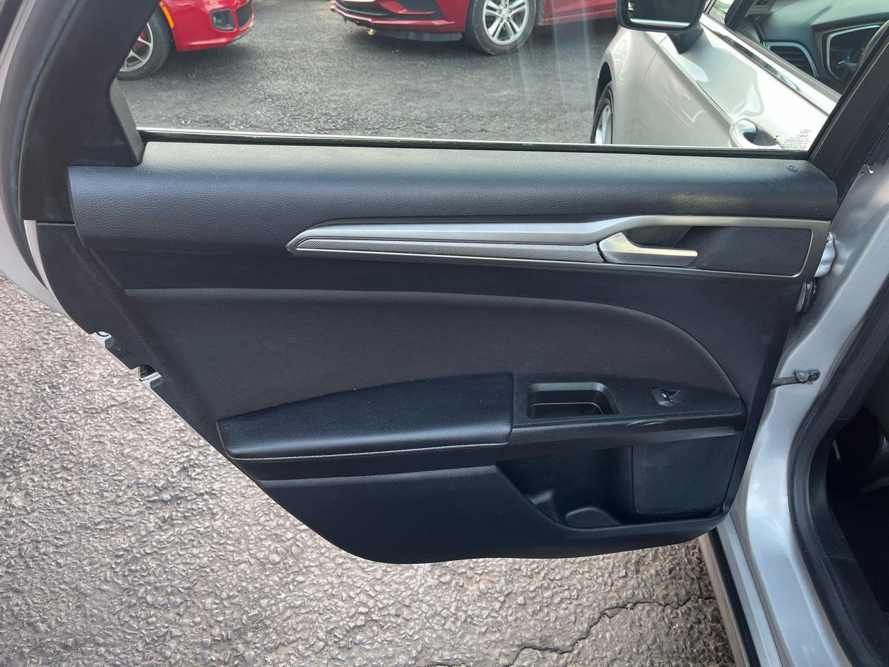 Used 2019 Ford Fusion SE image 26
