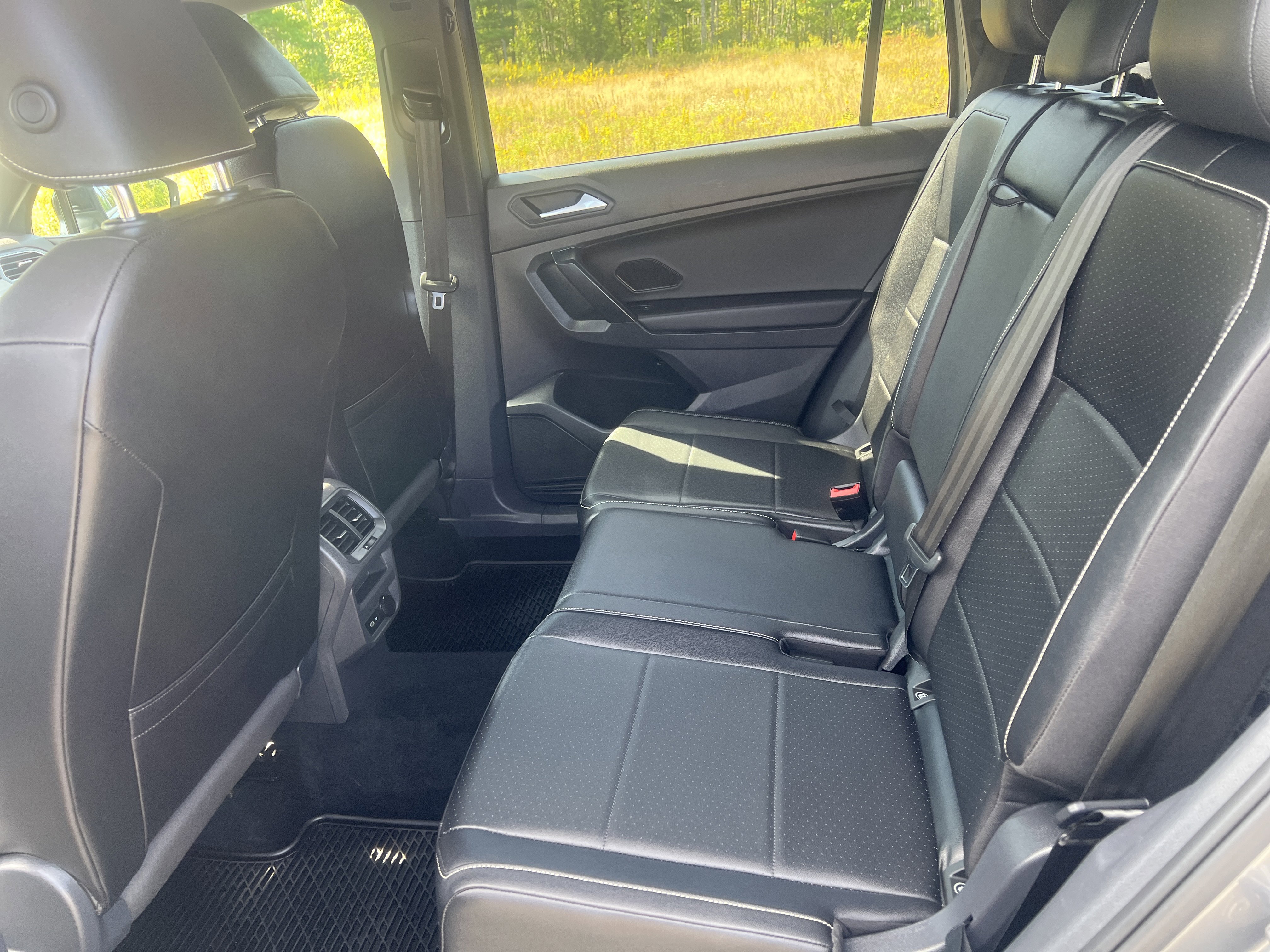 Used 2021 Volkswagen Tiguan SE R-Line image 16