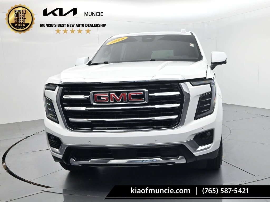Used 2025 GMC Yukon Elevation w/ Elevation Premium Package AWD/4WD image 3