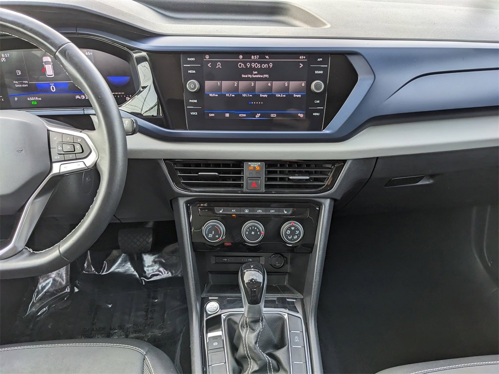 Certified 2023 Volkswagen Taos SE w/ Panoramic Sunroof Package image 19