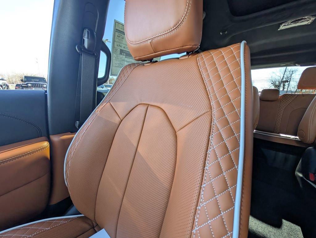 New 2026 Chrysler Pacifica Pinnacle w/ Trailer Tow Group image 12