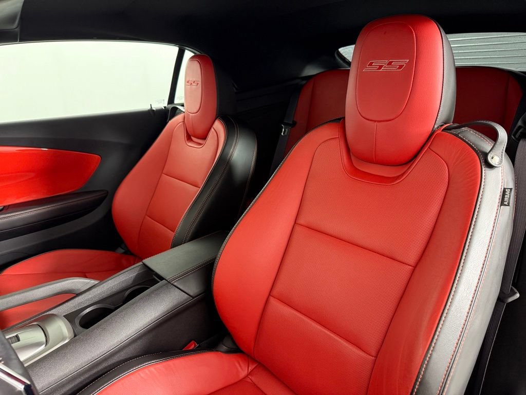 Used 2013 Chevrolet Camaro SS RWD image 5