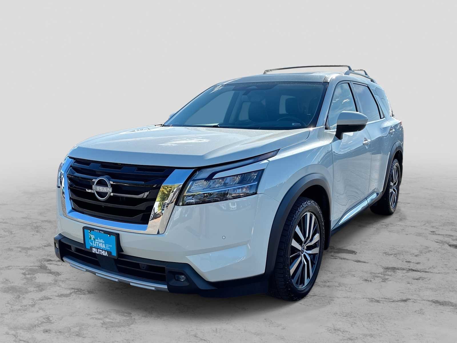 Used 2022 Nissan Pathfinder Platinum w/ Cargo Package