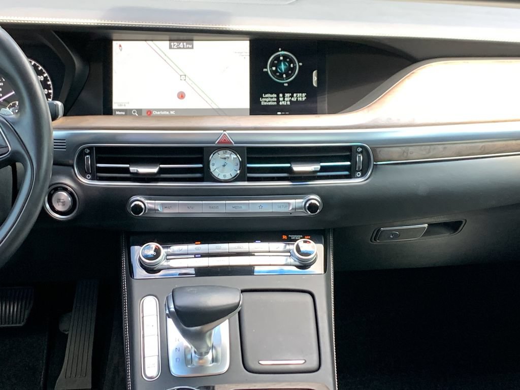 Used 2022 Genesis G90 5.0 Ultimate RWD image 19