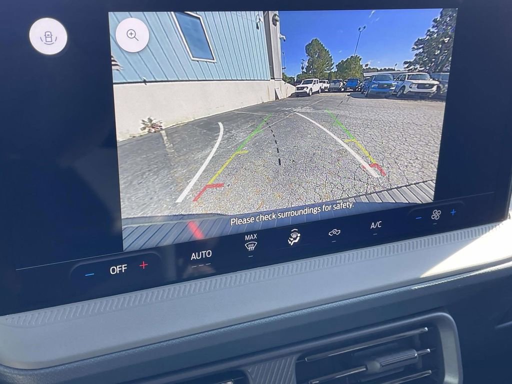 New 2025 Ford Maverick XL image 11