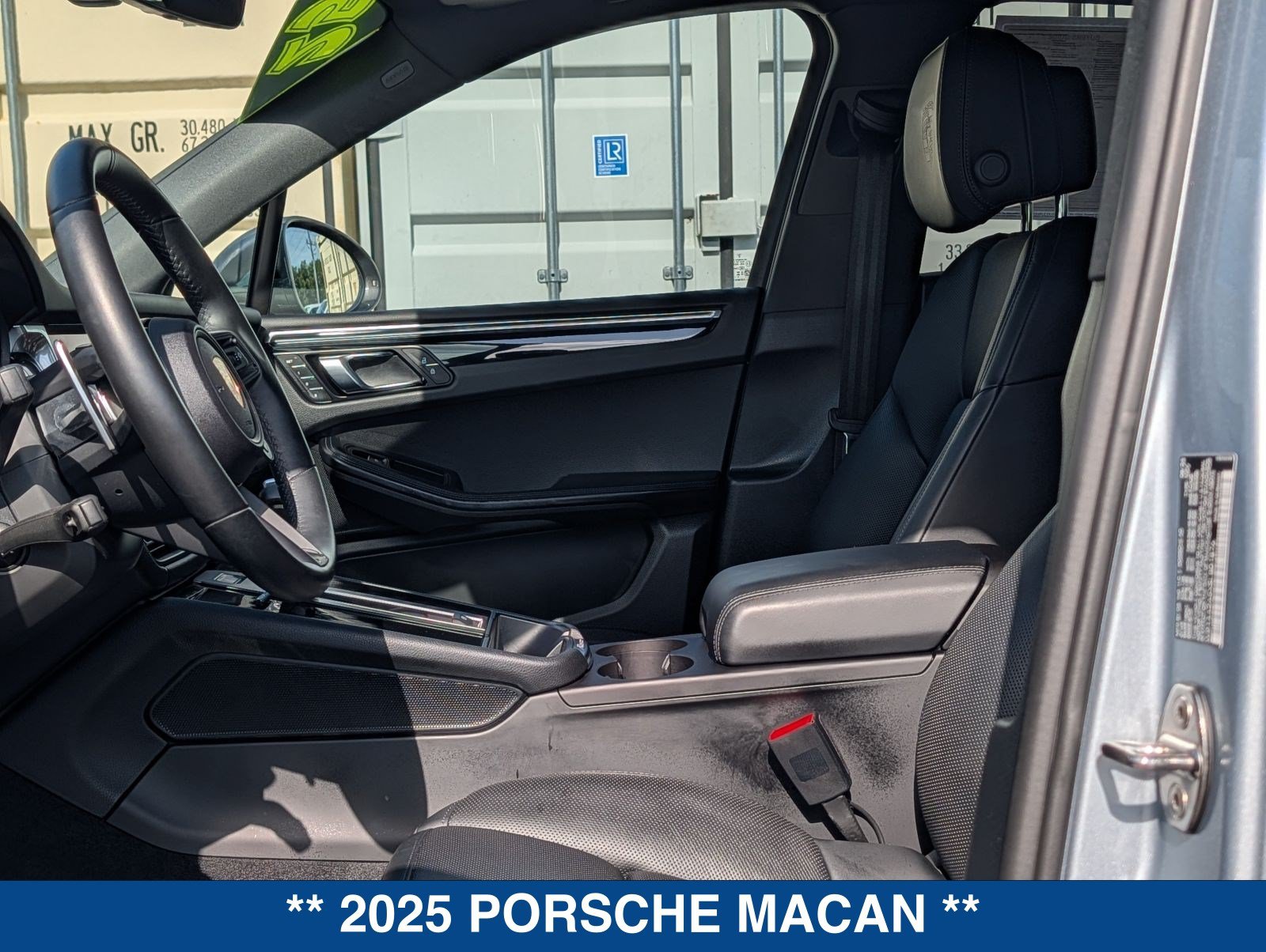 Used 2025 Porsche Macan Turbo AWD/4WD image 22