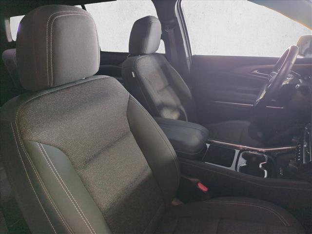 Used 2025 Chevrolet Traverse LT w/ Driver Confidence Package FWD image 21