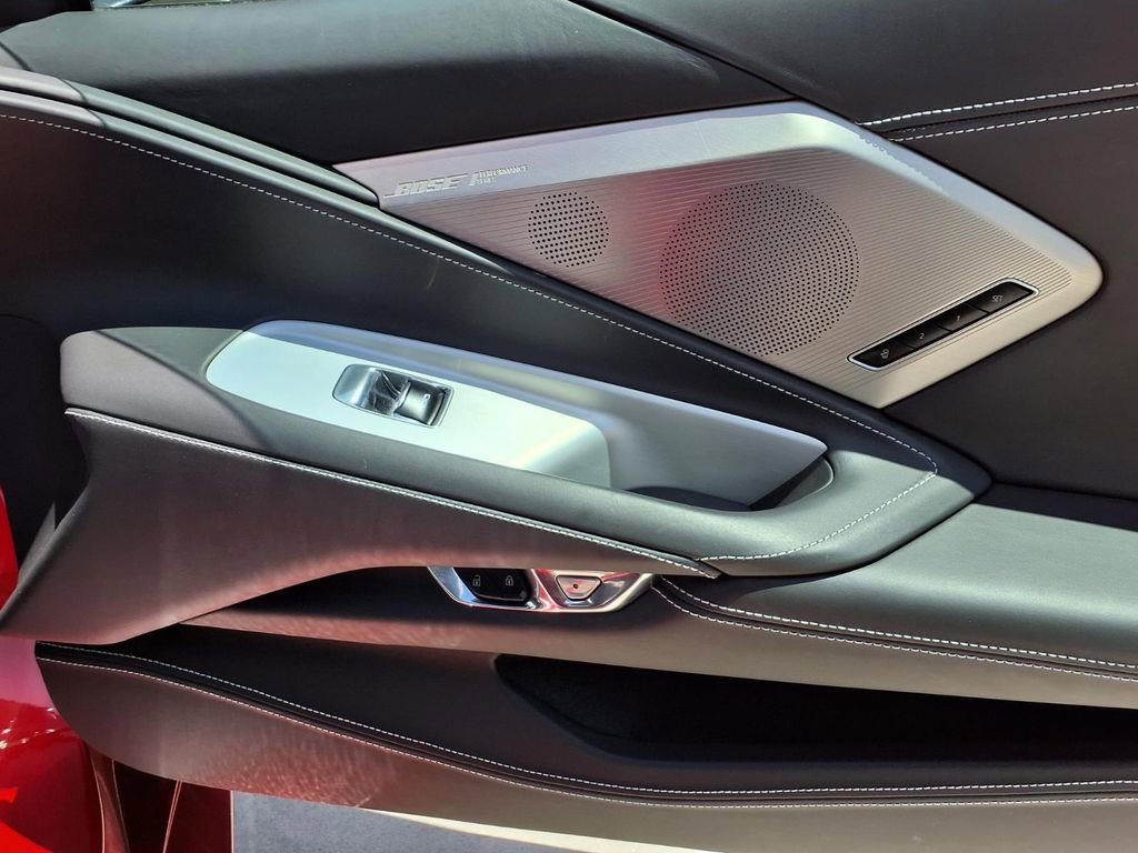 Used 2022 Chevrolet Corvette Stingray Premium Conv w/ Z51 Performance Package RWD image 8