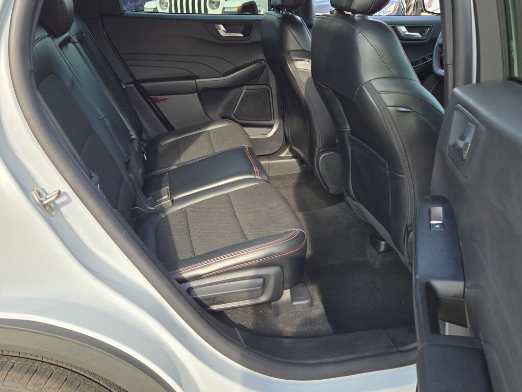 Used 2025 Ford Escape ST-Line Select image 9
