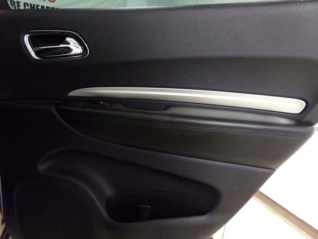 Used 2018 Dodge Durango SXT w/ 3rd Row Seating Group image 9