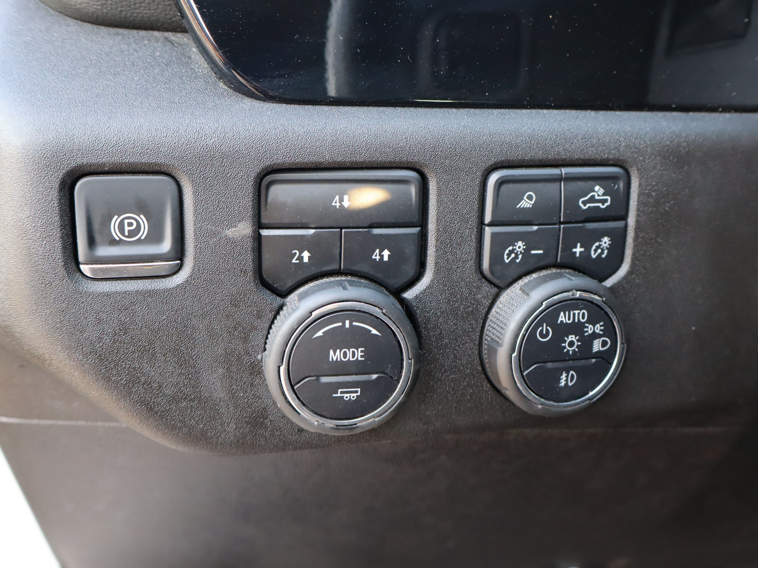 Used 2025 Chevrolet Silverado 2500 LT w/ Safety Package AWD/4WD image 22