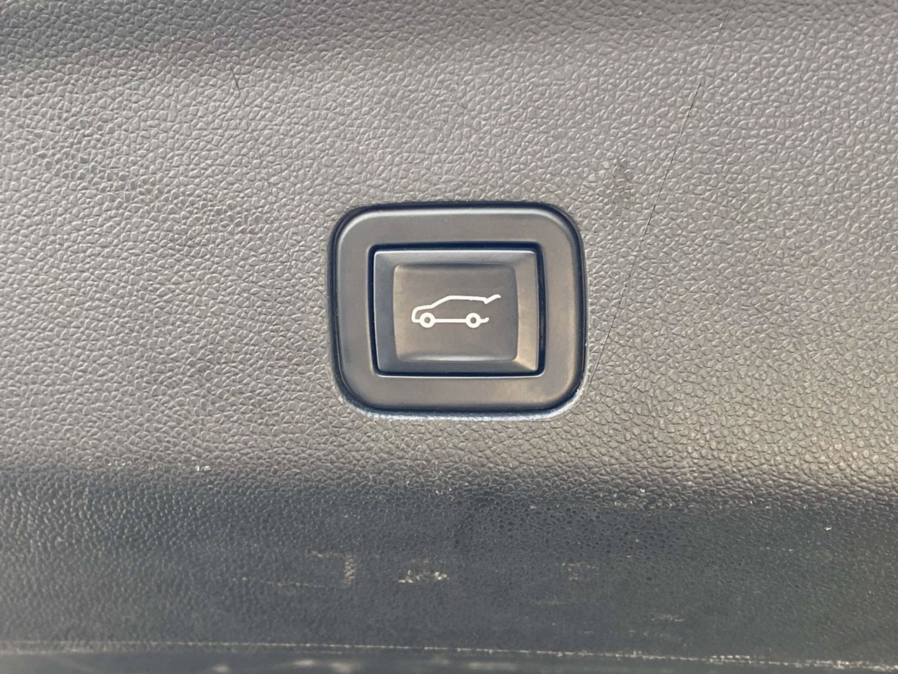 Used 2022 Chevrolet Tahoe LT AWD/4WD image 19
