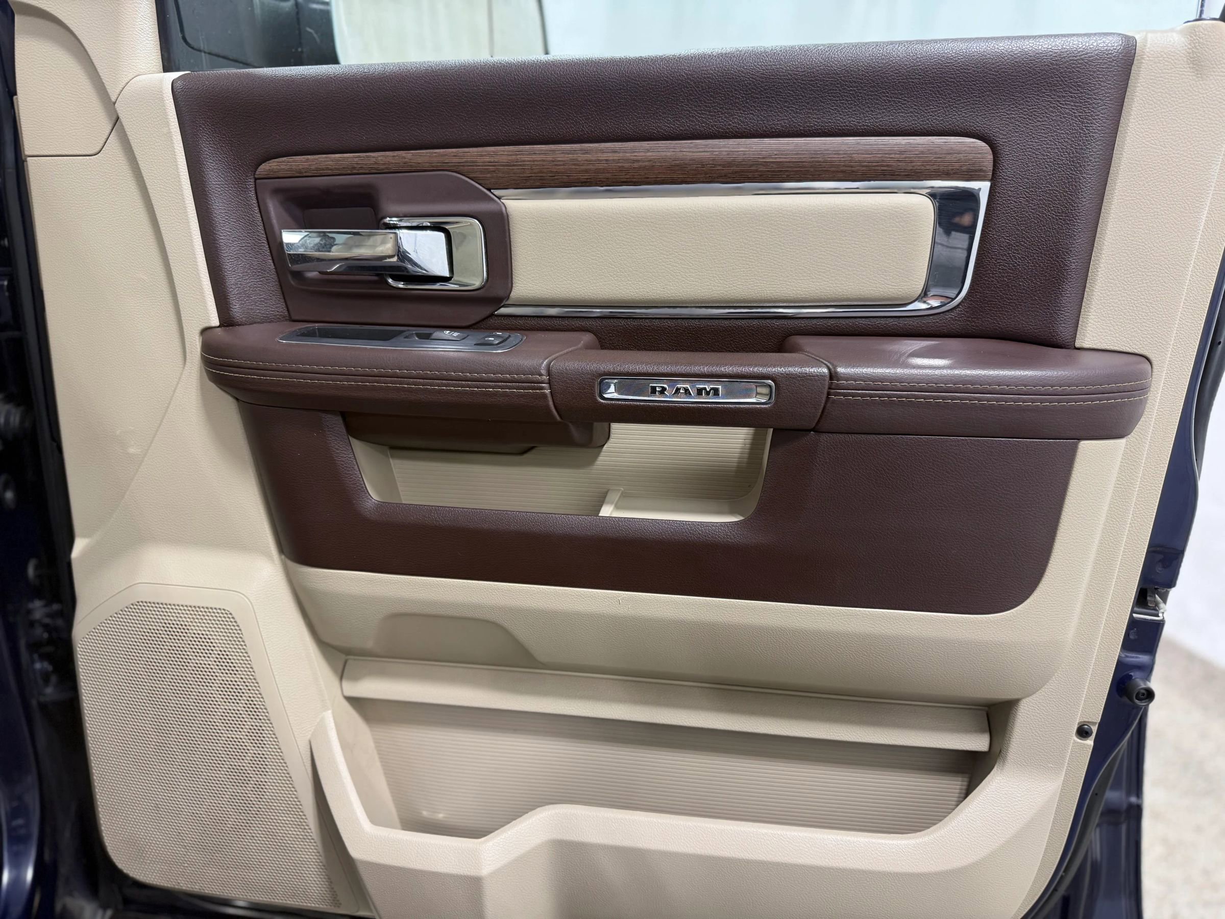 Used 2016 RAM 1500 Laramie image 21